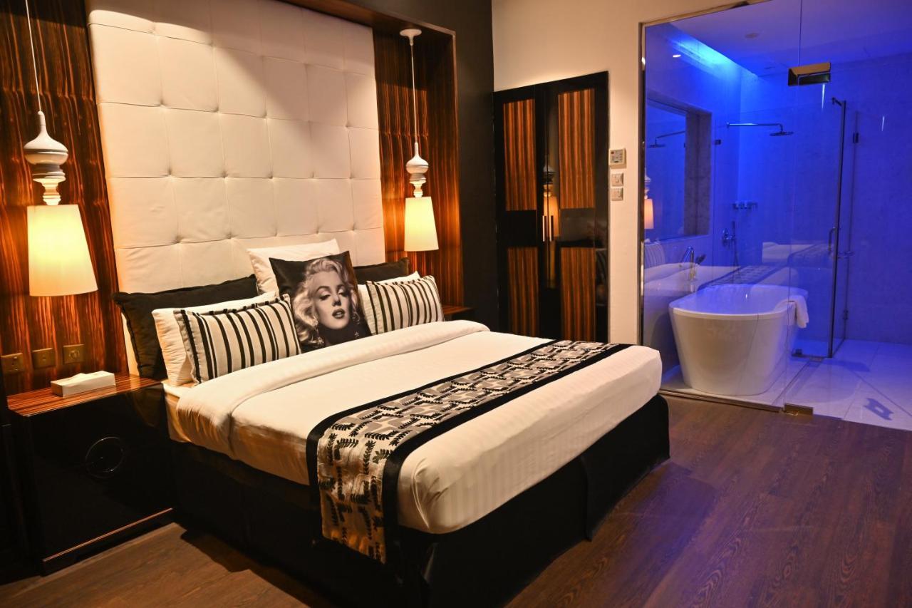 Ista Suites Seef Manama Exterior photo