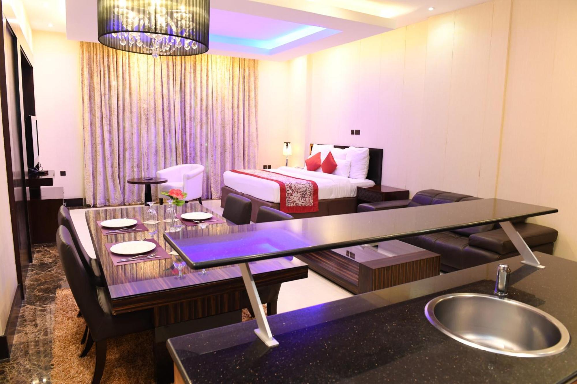 Ista Suites Seef Manama Exterior photo