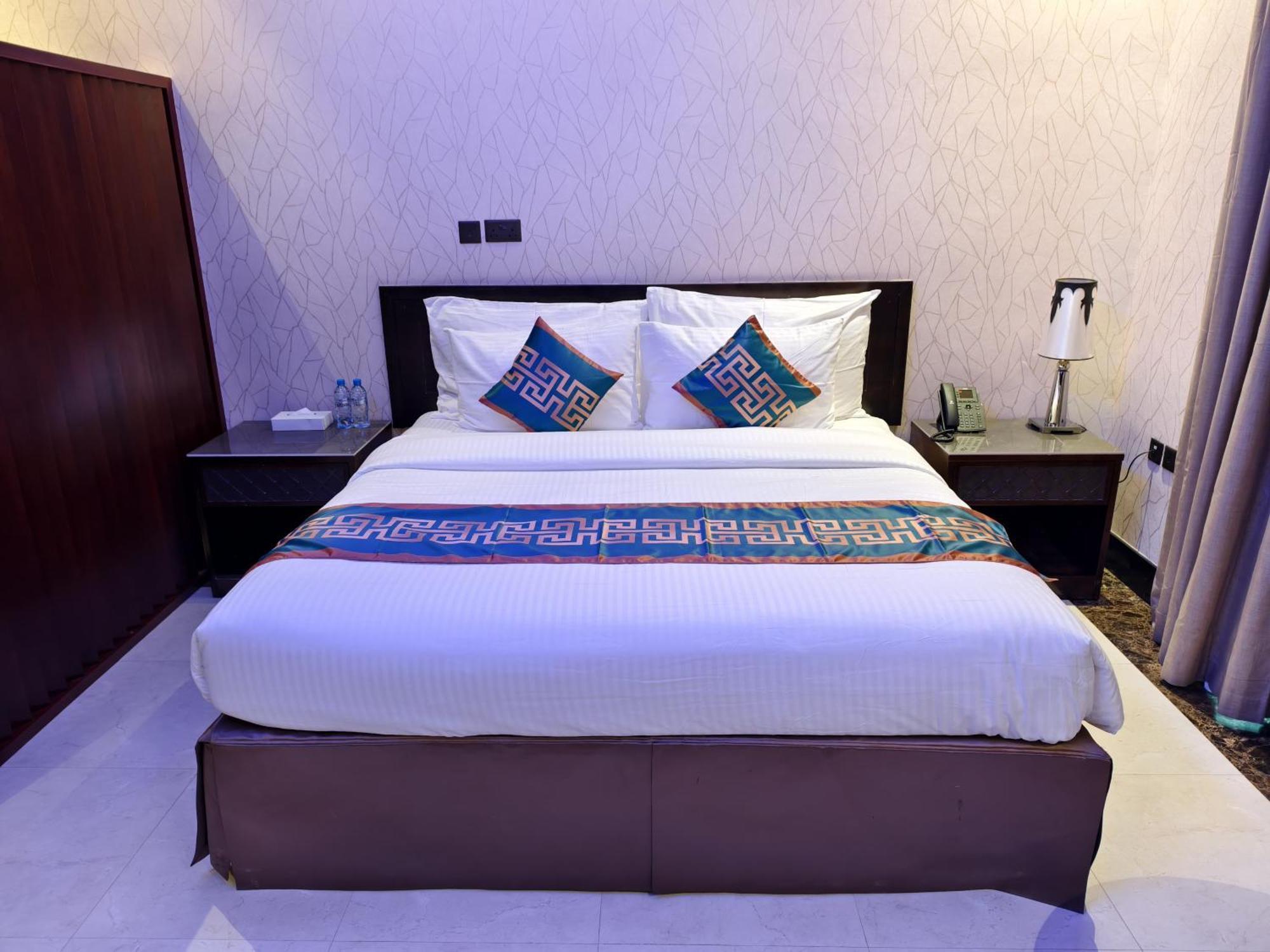 Ista Suites Seef Manama Exterior photo